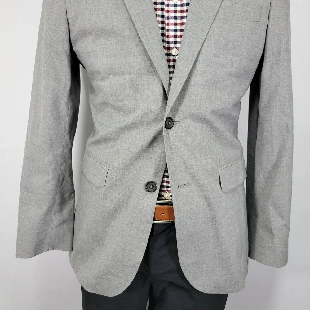 Banana Republic Men's Sport Coat Blazer Two Button Gray Poly Blend Size‎ 40R